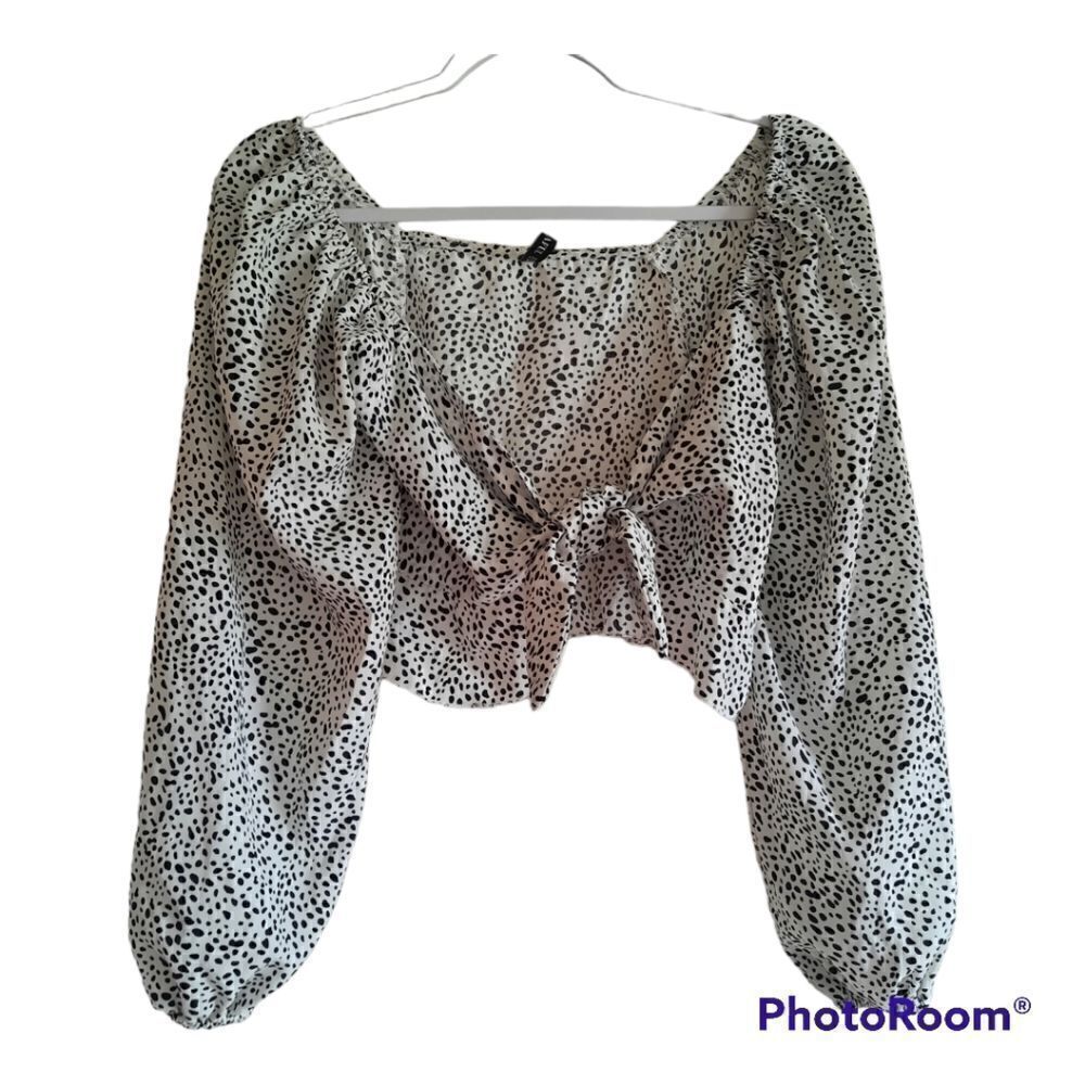 ZAFUL Tie Front Cow Print Crop Blouse